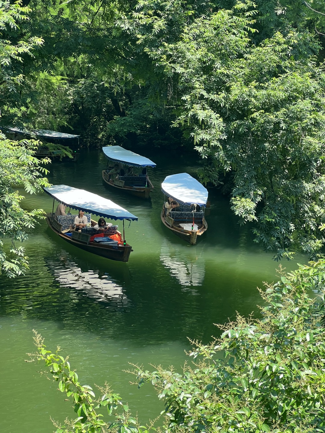 In Hangzhou. I’m good at shooting and making plans.
