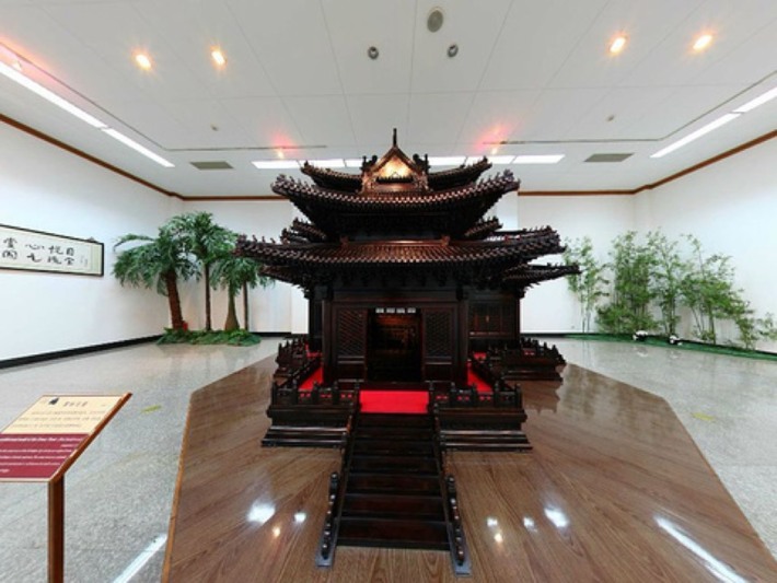 Dalian Red Sandalwood Art Museum
