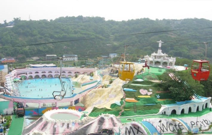 Dino Beach