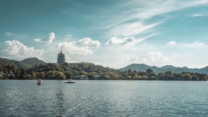 Beautiful West Lake Sightseeing and Amusement Park