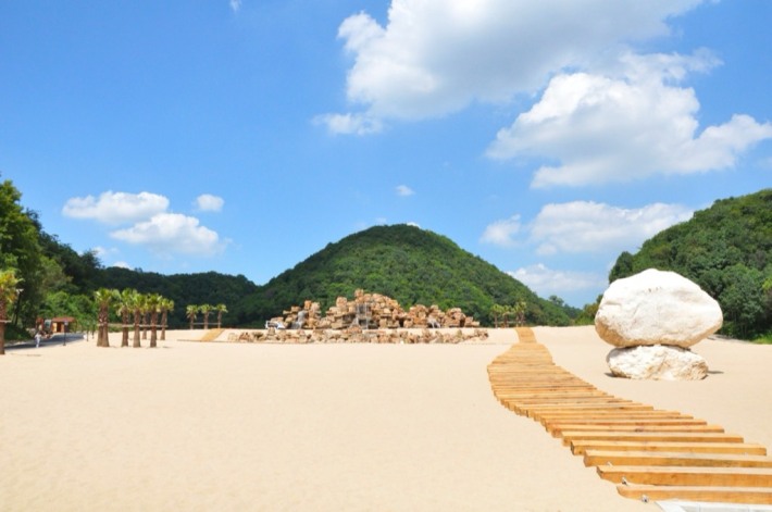 Hangzhou Baoshou Mountain Scenic Area