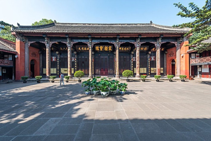 Old Stele Veranda