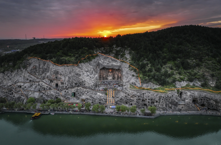 The Longmen Grottoes 12