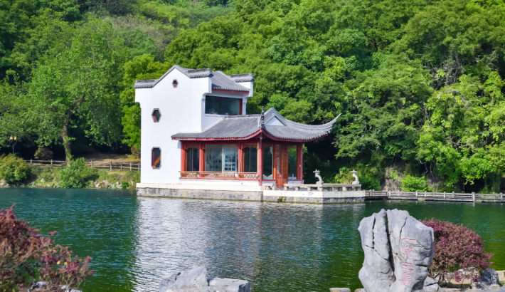 The Pearl Spring Scenic Area 1
