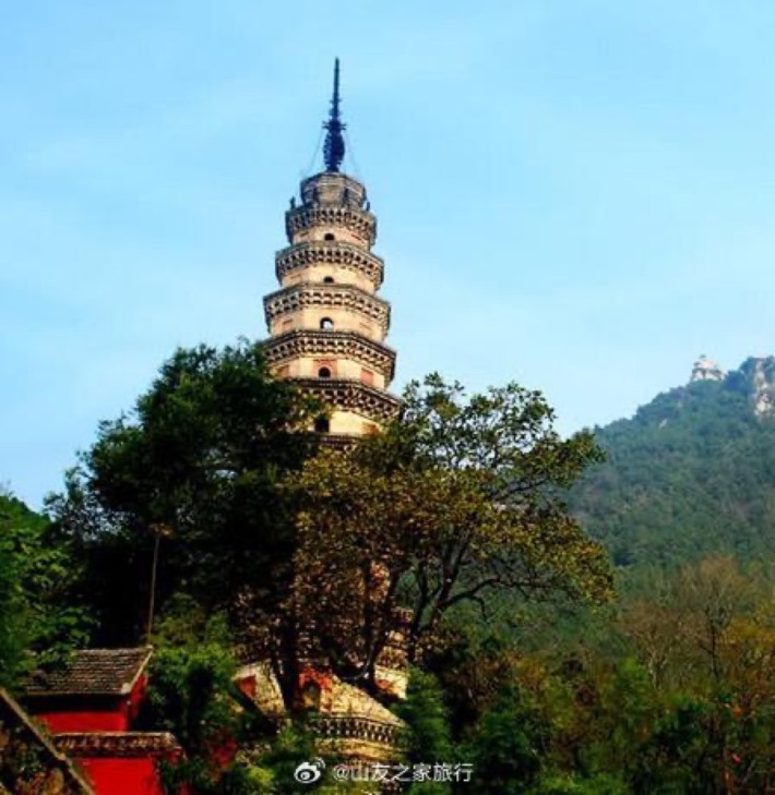 Jinan Lingyan Mountain (Lingyan Temple) Tourism Area
