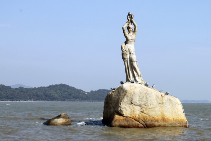 Zhuhai Fishing Girl
