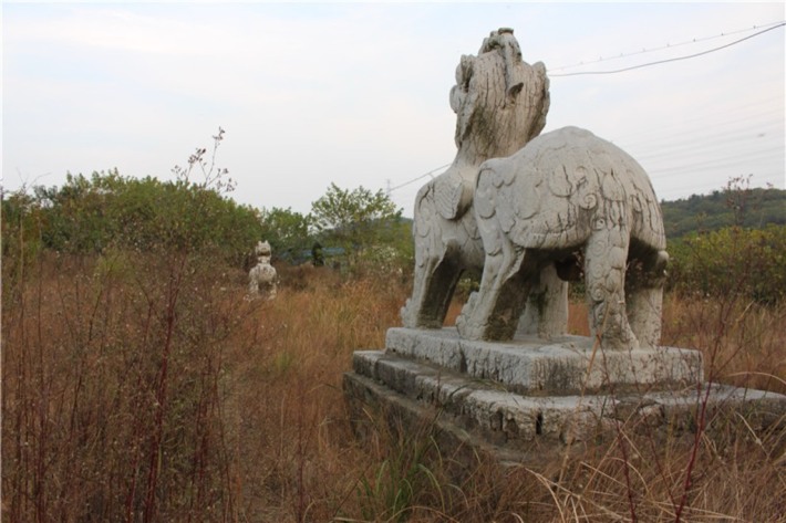 Stone carvings of Yongning Mausoleum of Emperor Chen Wen and Chen Qian