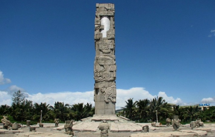 Yalong Bay Central square