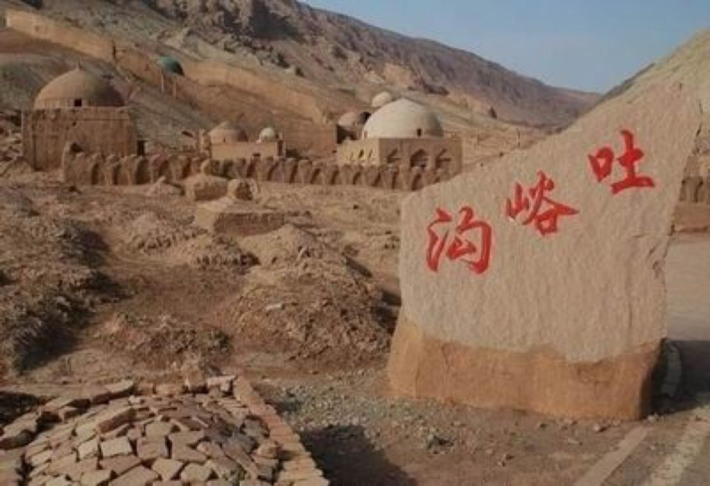Tuyoq Thousand Buddha Caves