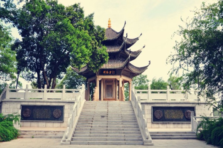 Shuangfeng Pavillion