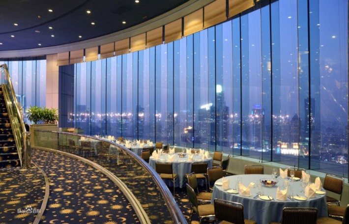 Revolving restaurant