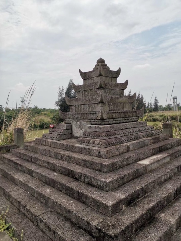 Rufu Stone Tower