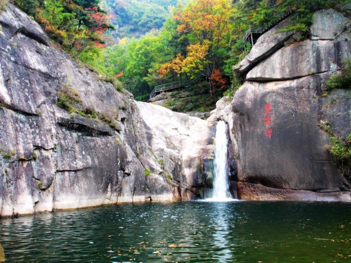 Black Dragon Pool (Heilongtan) Tourism Area
