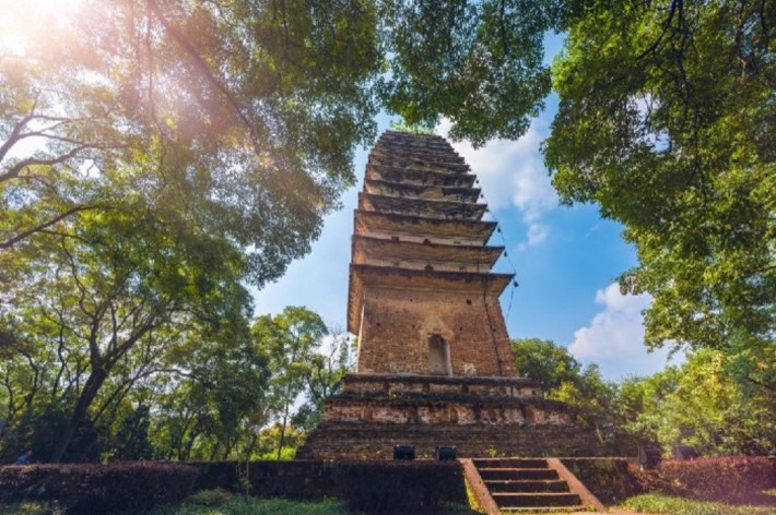 Lingbao Pagoda