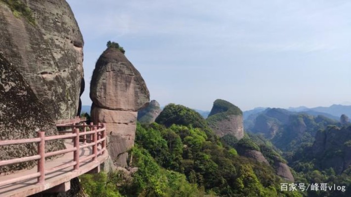 Guilin Danxia Bajiaozhai (Bajiao Village)