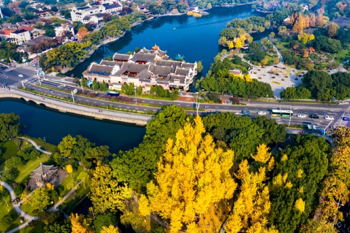 Tianyi Ge & Moon Lake Tourism Area