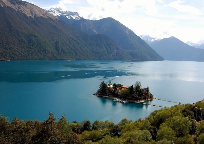 Basum Tso (Basongcuo) Lake Tourism Area