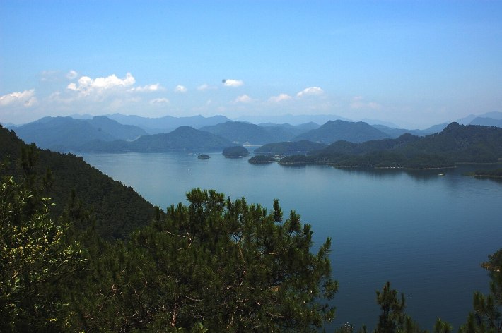 Qiandao Lake (Thousand Island Lake)