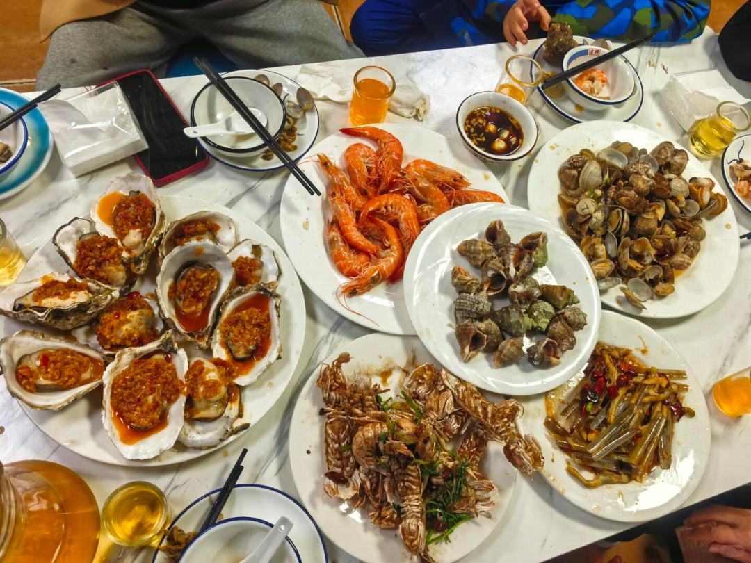 칭다오 왔으면 봉지 맥주 마셔줘야 국룰 아님? 🍺 시장에서 바로 담아주는 원액 맥주 맛은 진짜...
