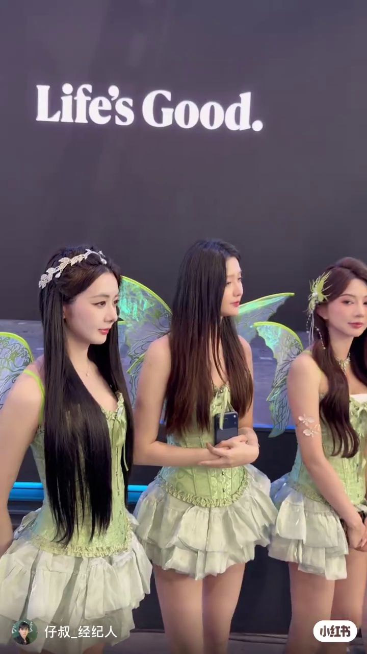 上海Chinajoy现场 #chinajoy #美女 #模特 #大长腿 #完美身材 #肤白貌美