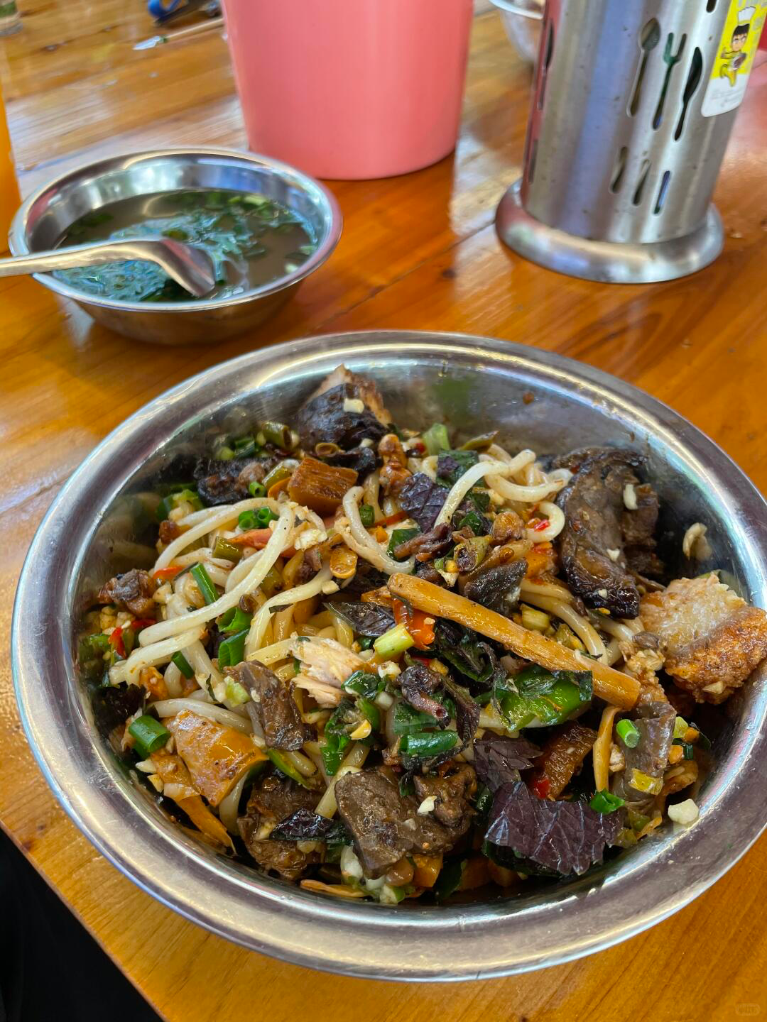 กุ้ยหลินหมี่เฝิ่น (Guilin Rice Noodles) เส้นนุ่มลื่นคอ