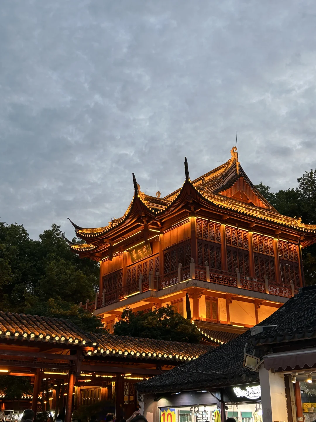 严重商业化的夫子庙有去的必要吗 夫子庙秦淮河作为全国商业化最重的 5A