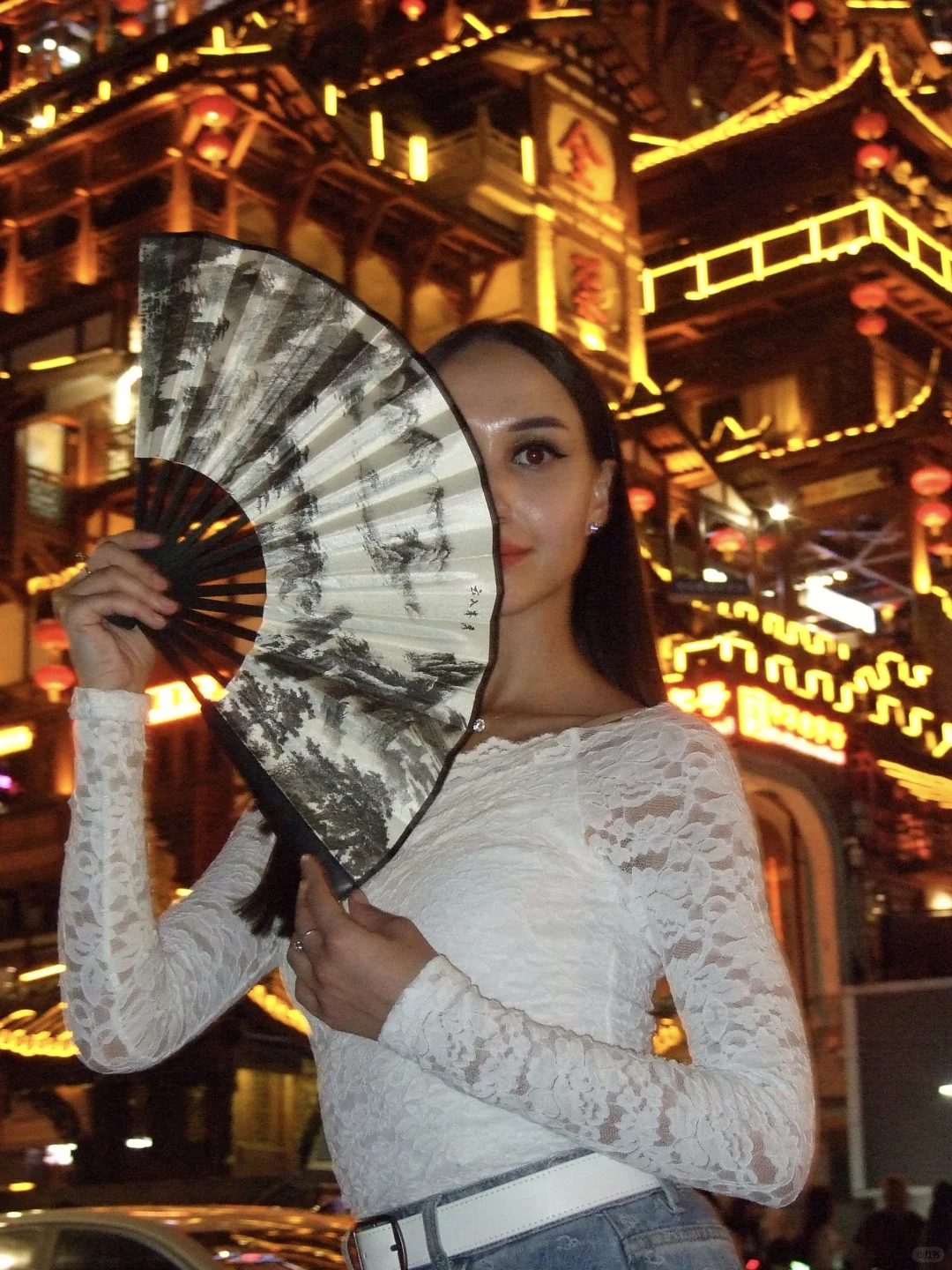 🪭 #重庆 #洪崖洞民俗风貌区 #吊脚楼 #俄罗斯女孩 #俄罗斯人