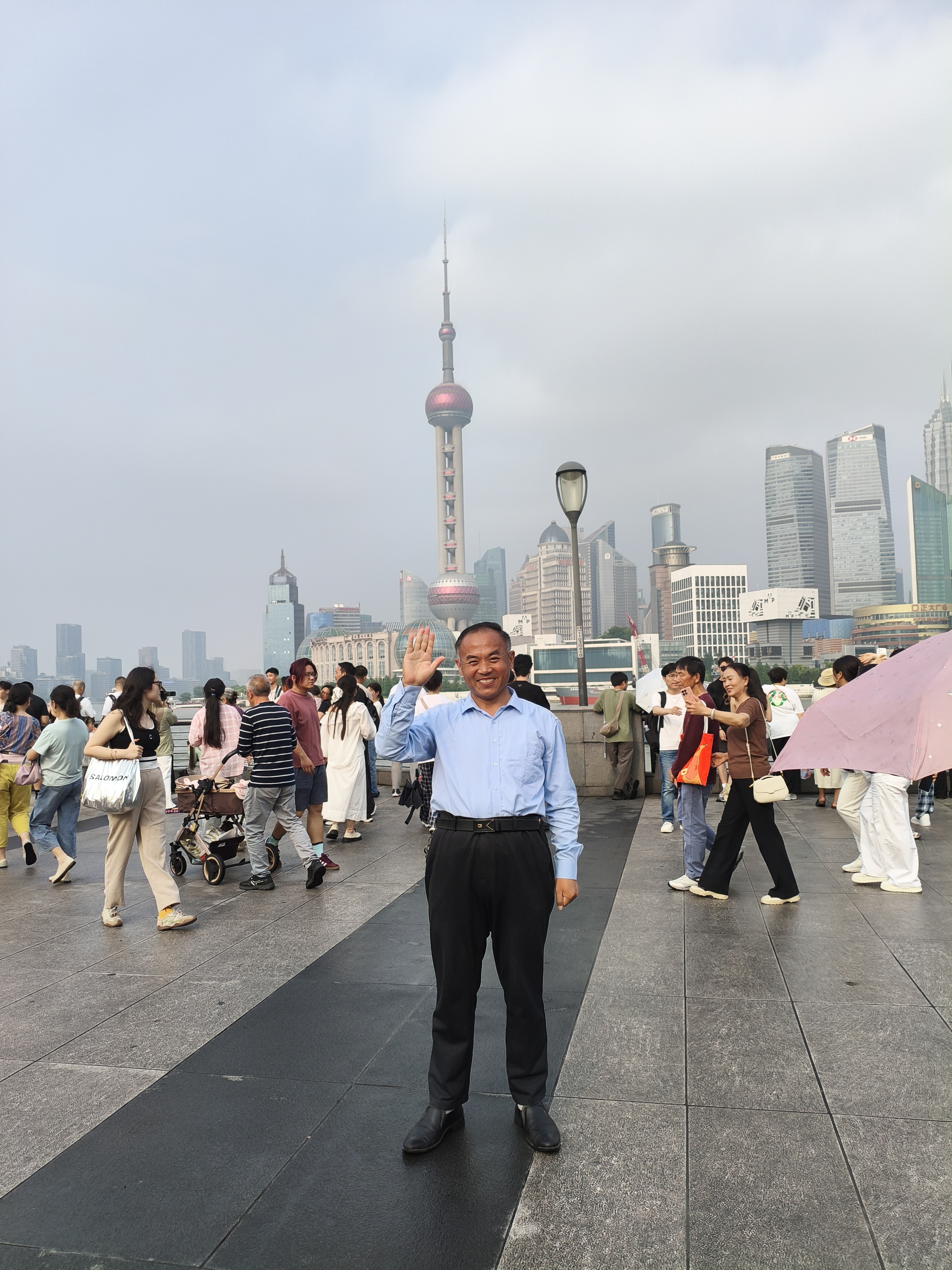 Xing ZhiGang, local guide in Shanghai