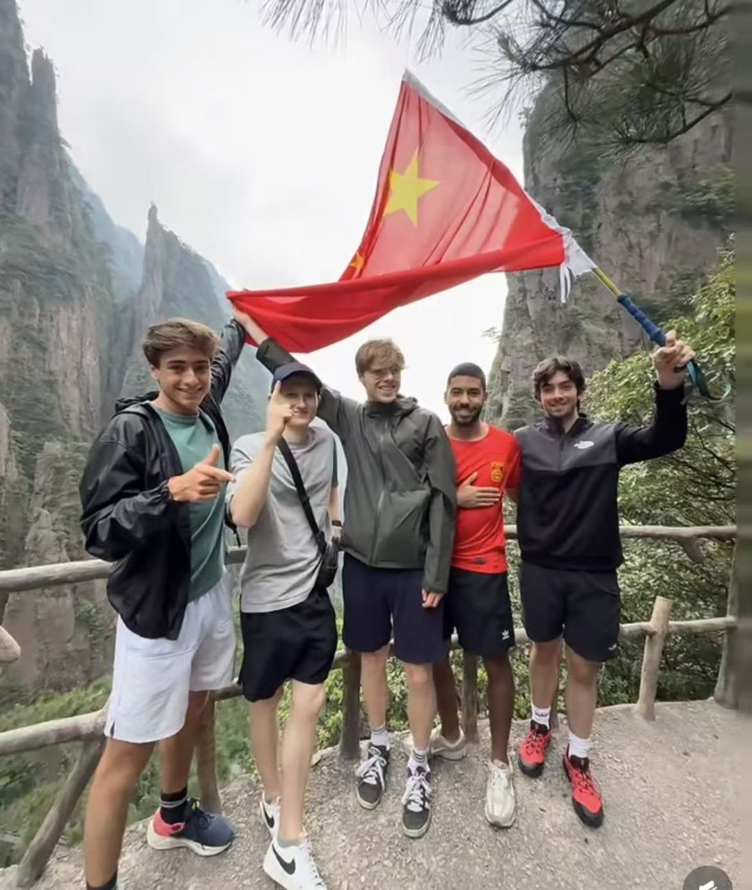 Wow, Huangshan was so beautiful! CHINA NUMBER ONE!!