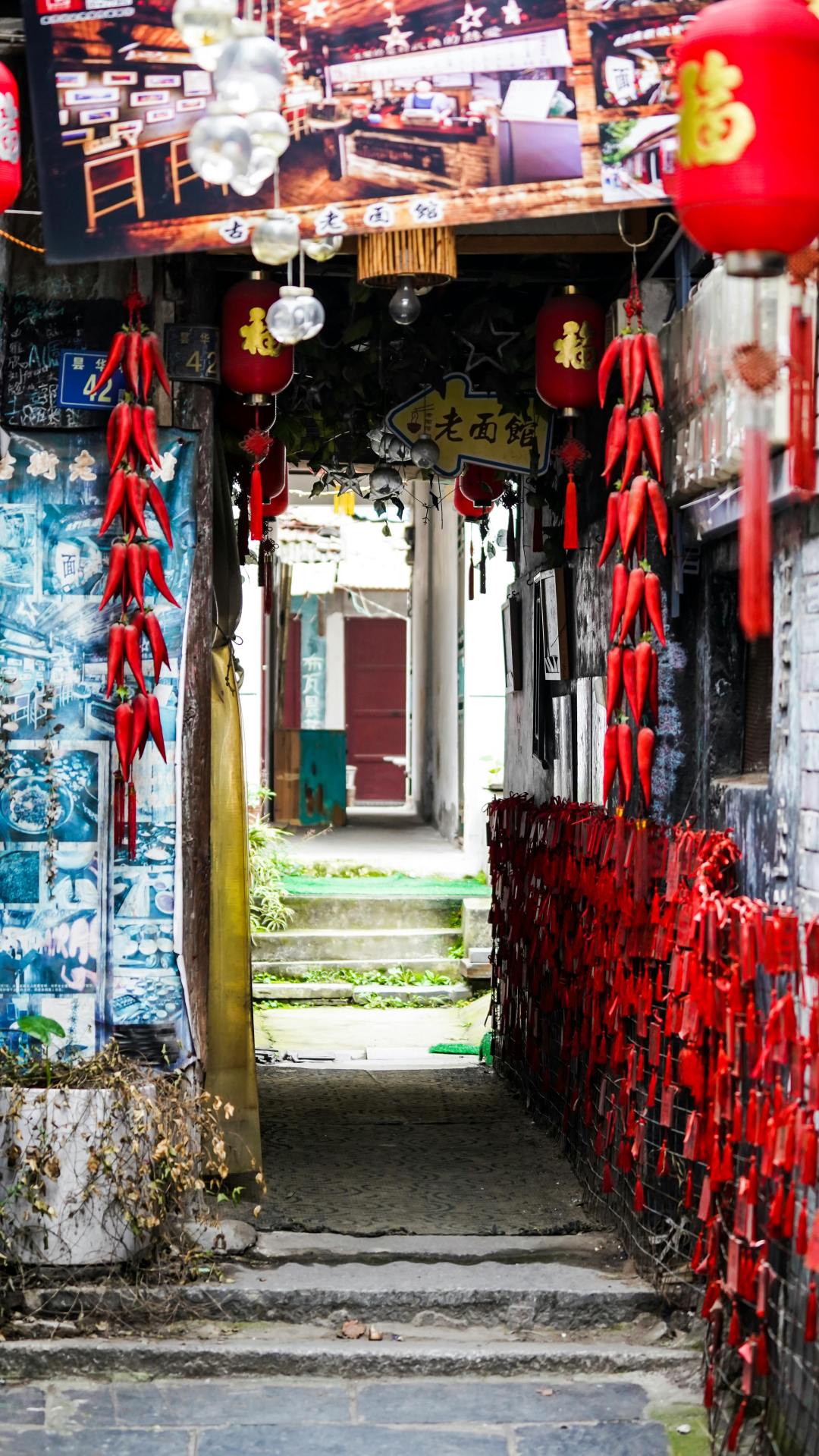 My Wuhan Adventure 🌉 🏰⛩ As a travel blogger, I'm