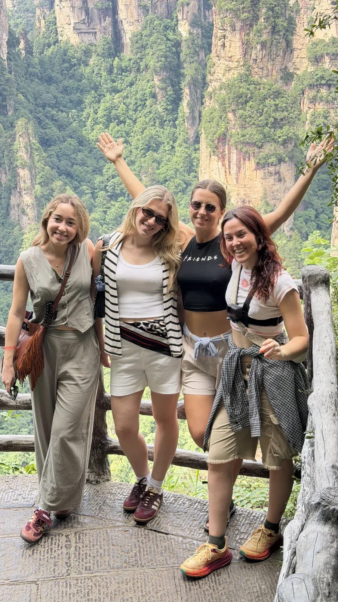 来张家界旅游沉浸式遇见全世界友人 救命！张家界外国友人浓度超标啦🥹